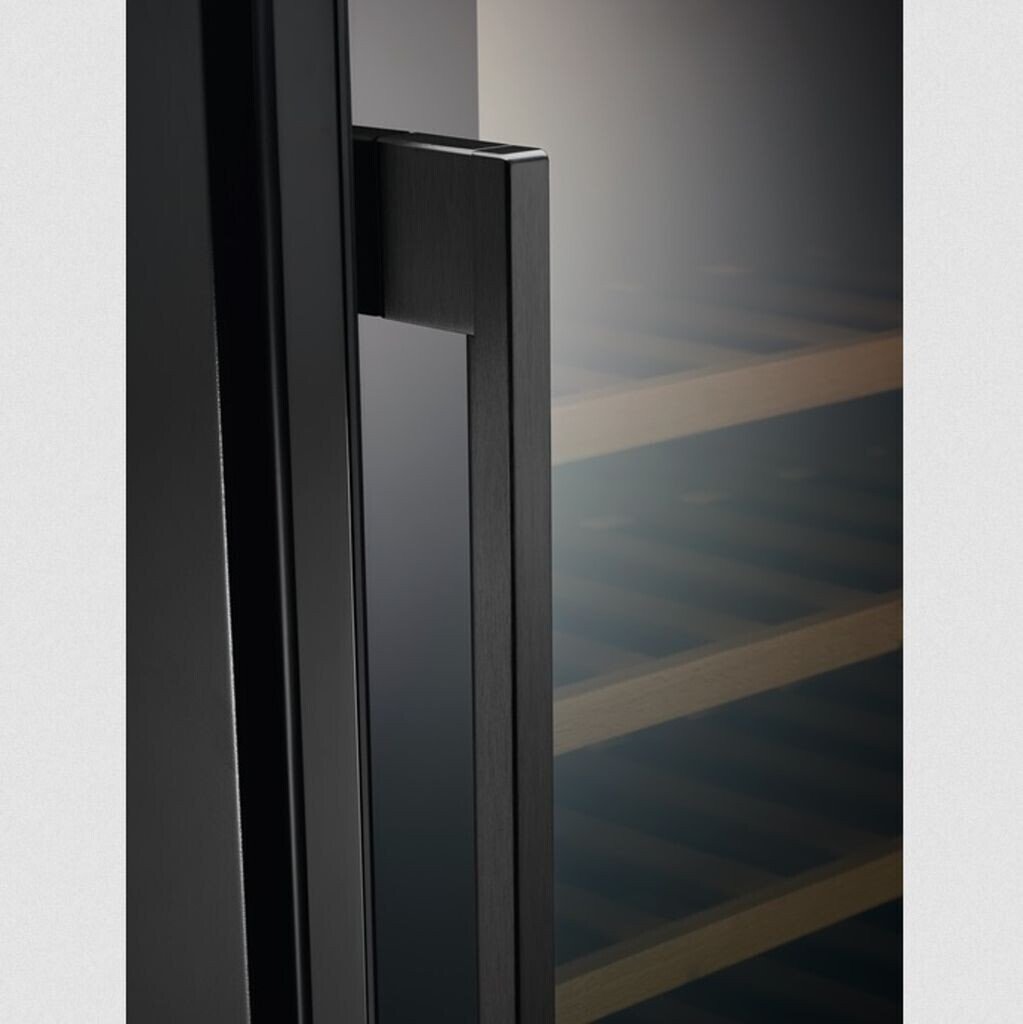 Racitor de vinuri incorporabil AEG AWUS020B5B