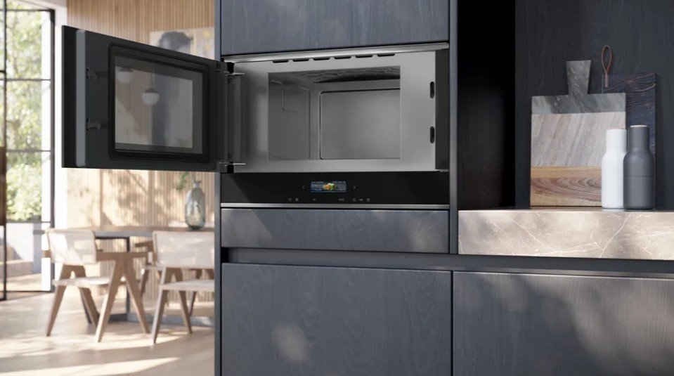 Микроволновая печь встраиваемая Siemens BF722L1B1 iQ700