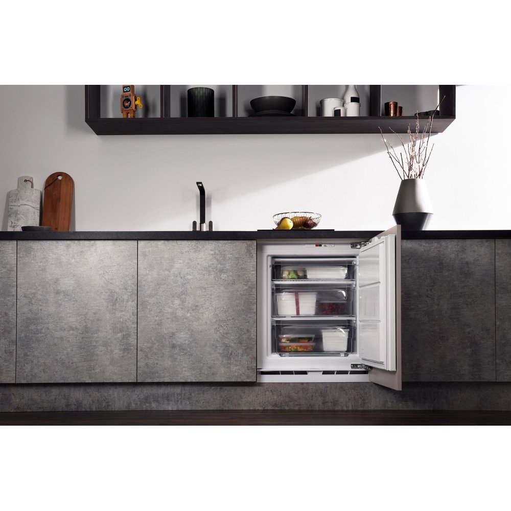 Морозильник встраиваемый Hotpoint BFS 12221