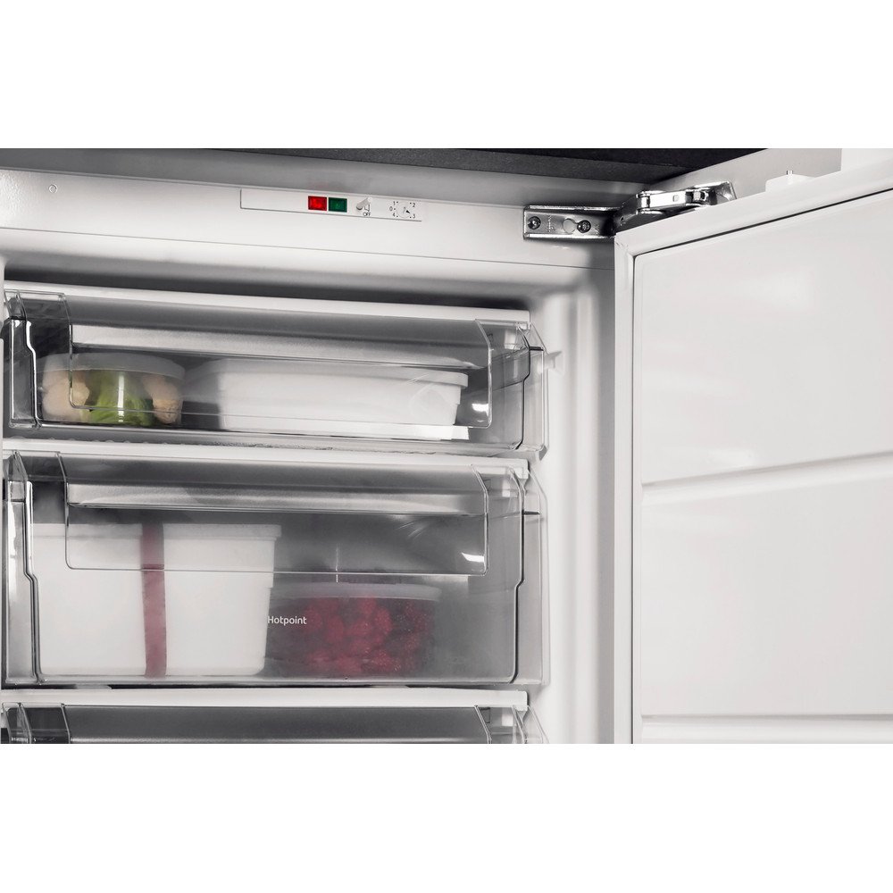 Морозильник встраиваемый Hotpoint BFS 12221