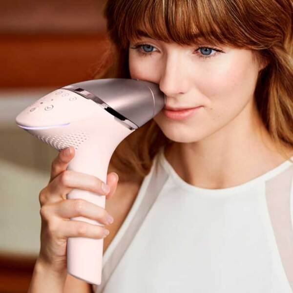 Фотоэпилятор IPL с технологией SenseIQ Philips BRI973/00 Lumea, 450 000 вспышек 
