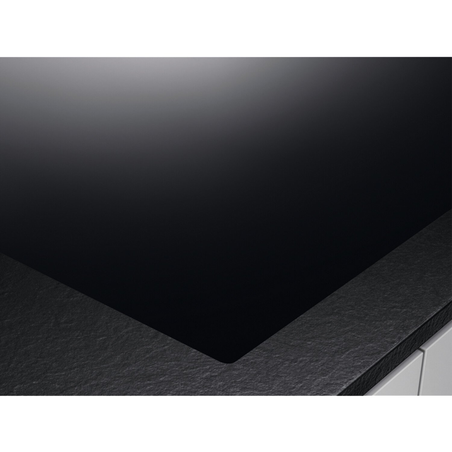 Plită pe inducție cu sistem de ventilare integrat AEG CCE84751CB