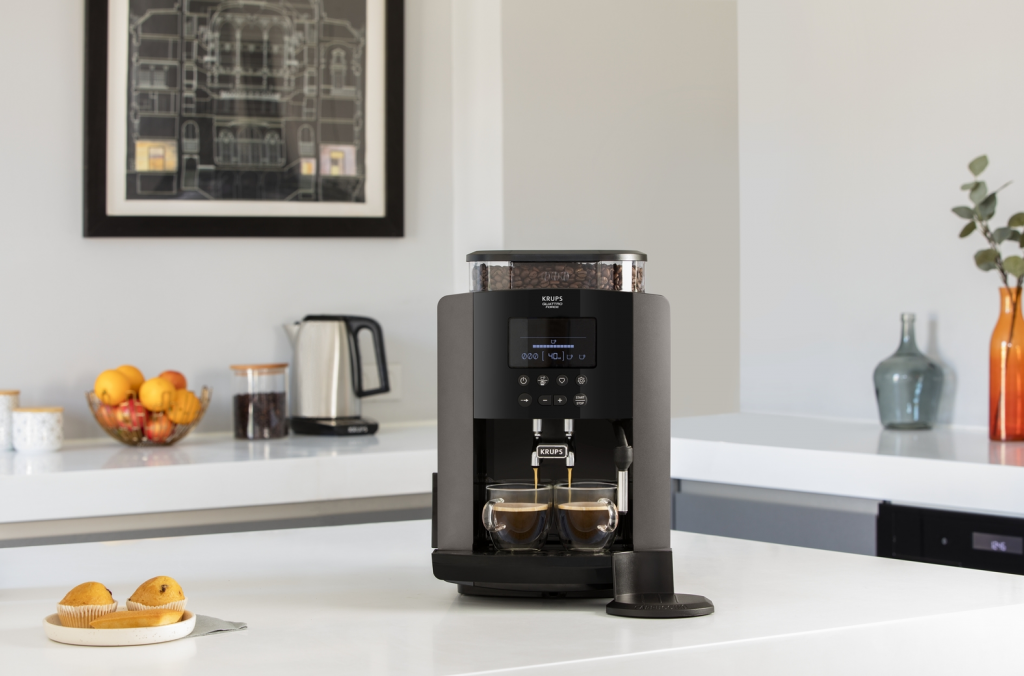 Автоматическая кофемашина KRUPS Arabica Latte EA819E10, 1,7л, 1450W, 15 bar, черный
