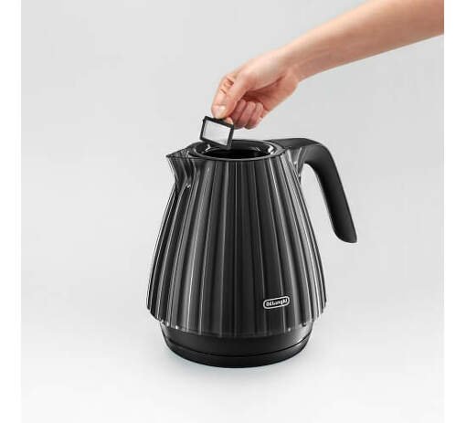Электрочайник DeLonghi KBD2001.BK