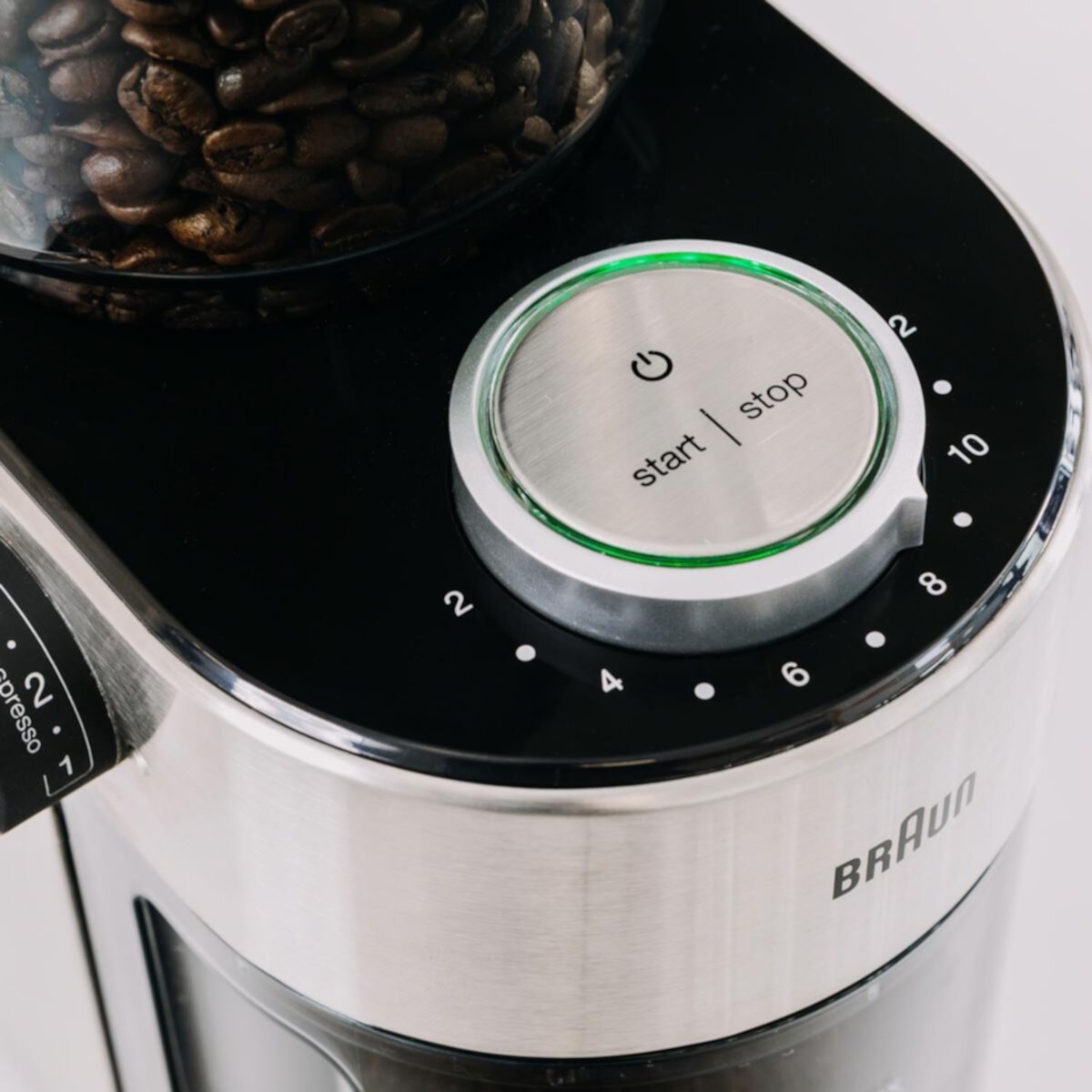 Râşniţa de cafea Braun KG7070