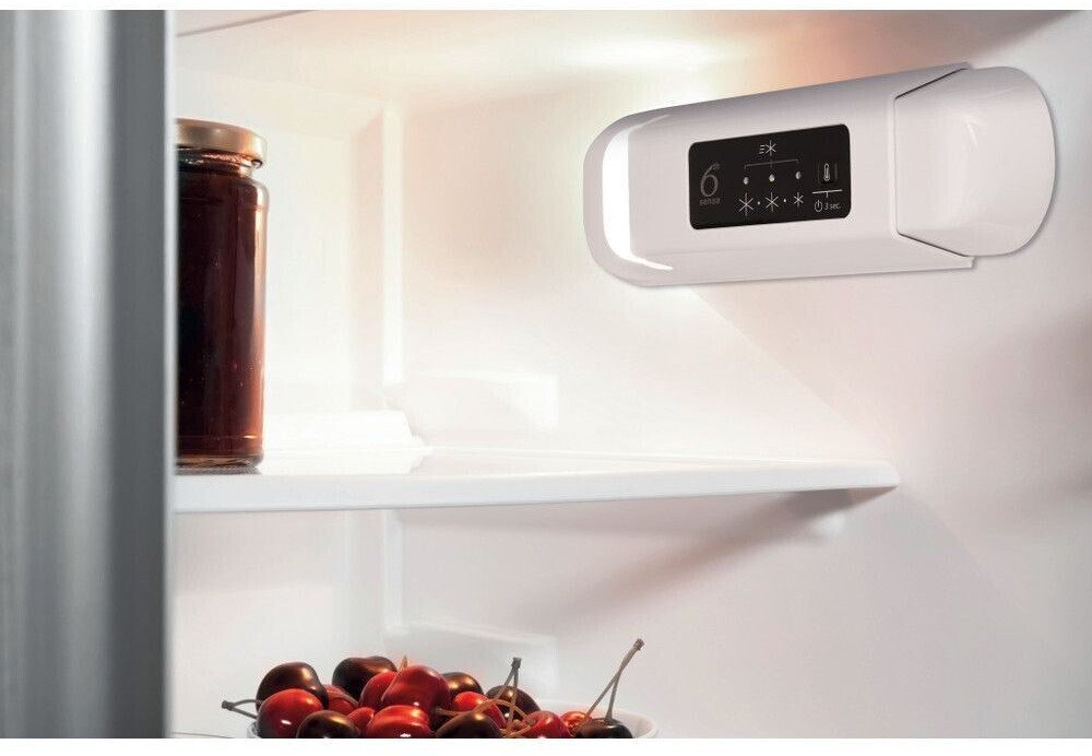 Холодильник встраиваемый Whirlpool WBUL021