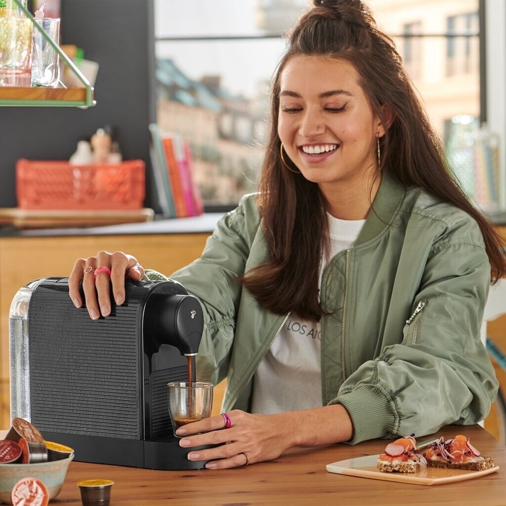Кофемашина капсульная Tchibo Cafissimo Pure Plus Black, 1250 Вт