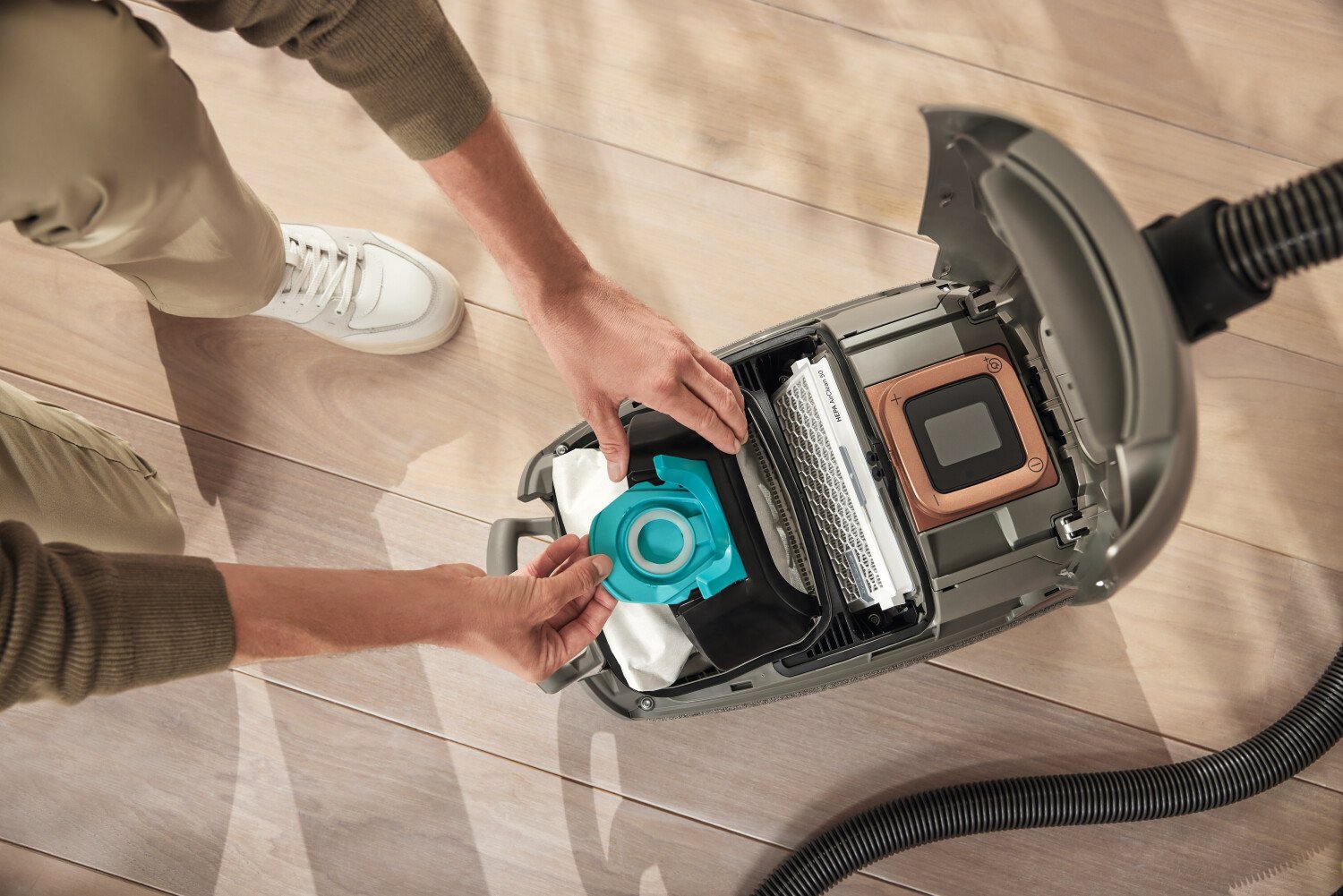 Напольный пылесос Miele Guard L1 Nordic Blue SG