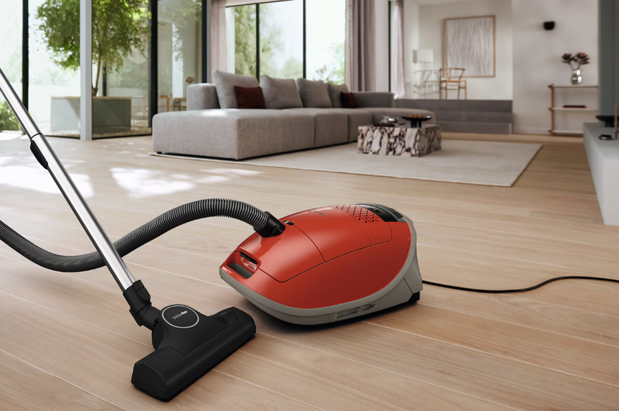 Напольный пылесос Miele Guard M1 Terra Red